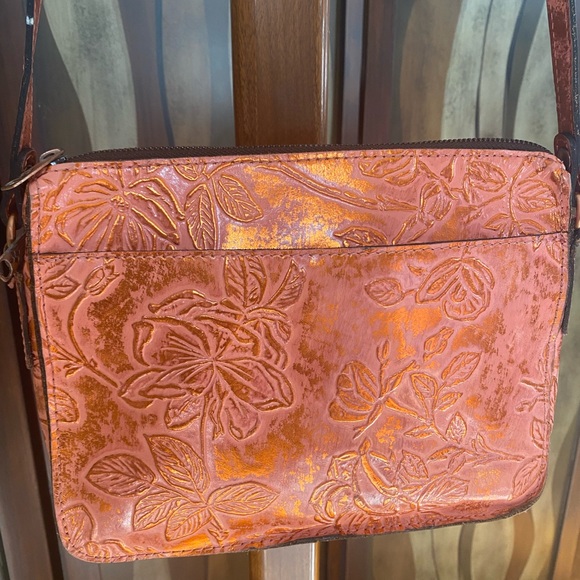 Patricia Nash Crossbody, pink/red floral - Picture 2 of 8
